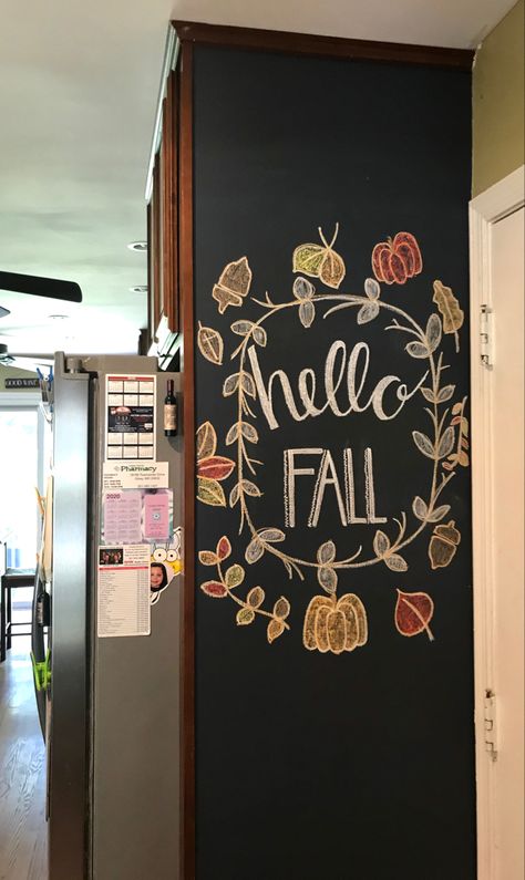 Fall Blackboard Ideas Easy, Halloween Chalkboard Ideas Easy, November Chalk Art, Fall Chalk Wall, Chalkboard Designs Fall, Blackboard Fall Ideas, Autumn Chalk Art, Hello Fall Chalkboard Art, Happy Fall Chalkboard Art