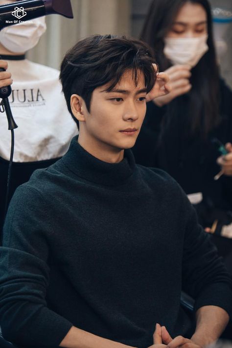 Aesthetic Haircuts For Men, Kdrama Men Haircut, Kdrama Hairstyles Men, Korean Guys Haircut, Hairstyle For Long Face Men, Sideburn Haircut, Korean Men Haircut Undercut, Aesthetic Male Haircut, Kdrama Hair Men