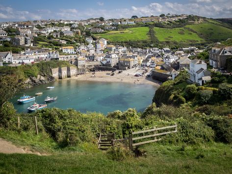 Country Living Uk, England Countryside, Port Isaac, Doc Martin, Uk History, Devon And Cornwall, Seaside Village, Cornwall England, Visit Ireland