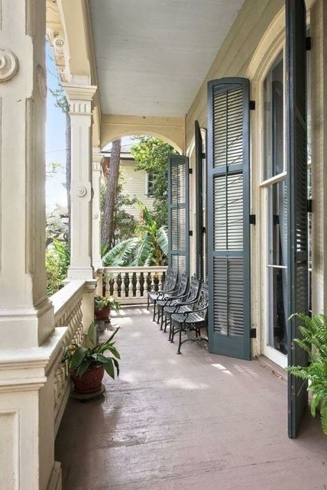 (99+) Image reblogged from @prettypicsdelightfultips – @elegantsimplicities on Tumblr Victorian Porch, Folk Victorian, New Orleans Homes, Porch Railing, Modern Victorian, Porch Design, New Orleans Louisiana, Colonial Style, Colonial House