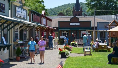 Small Town Business Ideas, Tiny Farm, Farm Village, Hall Ideas, Farm Shed, New Urbanism, Cattle Ranch, Tiny Shop, Tiny House Community