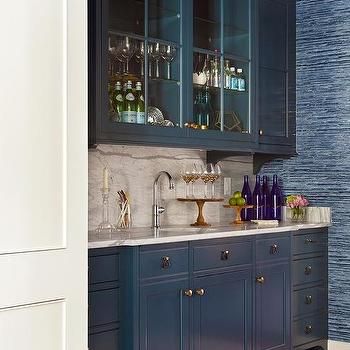 Blue Wet Bar Cabinets with Brass Hardware Warm Interior Paint Colors, Backsplash Blue, Timeless Kitchen Cabinets, Wet Bar Cabinets, Warm Paint Colors, Colorful Kitchen Decor, Basement Bar Designs, Painted Kitchen Cabinets Colors, Decor Color Schemes