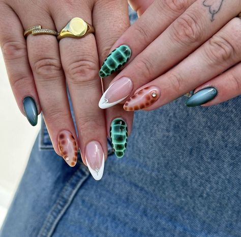 Nails For Costa Rica, Turtle Nails Design, Vacation Nails Acrylic, Costa Rica Nails, Sea Inspired Nails, Turtle Shell Nails, Aquatic Nails, Soft Grunge Nails, Turtle Nail Art