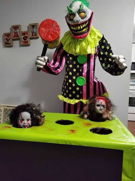 Clown Themed Halloween Decor, Evil Clown Halloween Decorations, Diy Clown Halloween Decorations, Scary Circus Halloween Decorations, Creepy Carnival Games, Clown Halloween Decorations, Carnevil Halloween Party, Clown Room, Halloween Carnevil