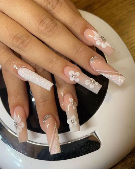 Oct Nails, Bridesmaid Nail Ideas, White Nails Ideas, Sqaure Nails, Latina Nails, Hard Nails, Proud Of Myself, Girly Acrylic Nails, Simple Acrylic Nails