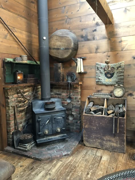 Corner Wood Stove, Caddy Diy, Stove Hearth, Wood Stove Hearth, Wood Burning Stoves Living Room, Pipe Shelving, Beer Caddy, Wood Stove Cooking, Diy Beer