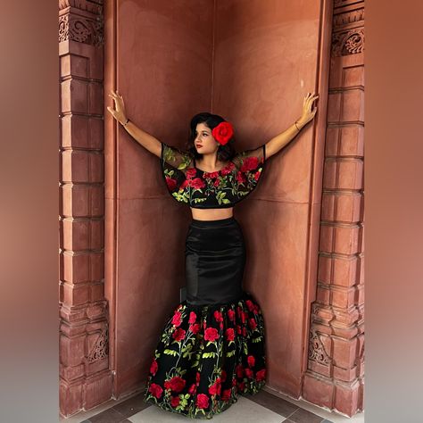 Taffeta Fabric A Little Stretch Include Rebozo Havana Nights Party Attire Women, Mexican Theme Party Outfit, Mexican Dresses Traditional, Mexican Fancy Dress, Mexican Traditional Clothing, Mexican Style Dresses, Mom Dresses, Colombian Fashion, Traditional Mexican Dress