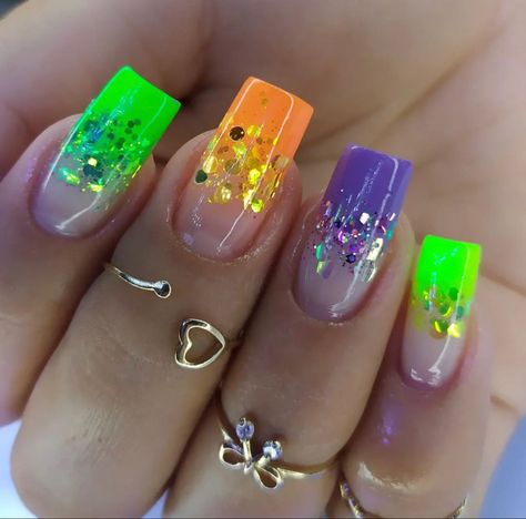 Nails Images, Neon Acrylic Nails, Nails Dark, Glittery Nails, Fancy Nails Designs, Nails Easy, Pretty Nail Art Designs, Short Square Acrylic Nails, Summer Acrylic Nails