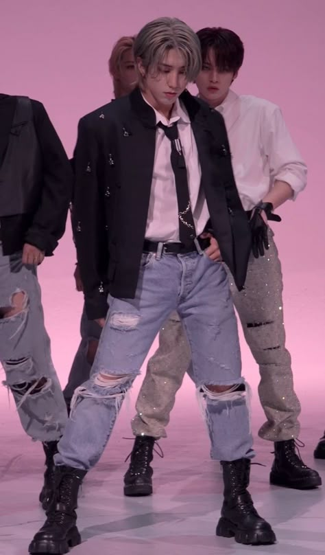 Han Jisung Maniac Outfit, Skz Lalala Outfits, Iconic Kpop Outfits, Han Jisung Outfits, Skz Concert, Stray Kids Outfits, Kids Stage, Gala Outfit, Class Outfit