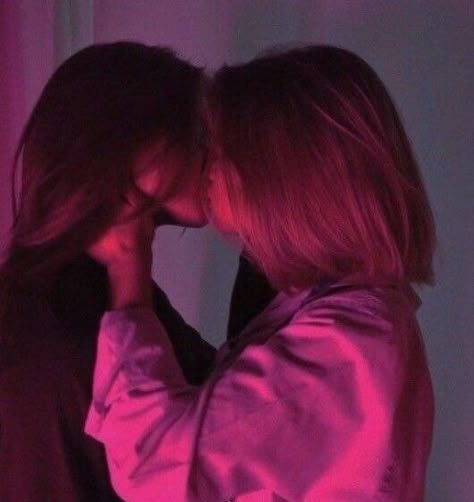 Photos Couple Mignon, Gay Aesthetic, Girlfriend Goals, Lgbt Love, Girl Couple, Couple Aesthetic, Girls In Love, Infamous, Cute Couples Goals