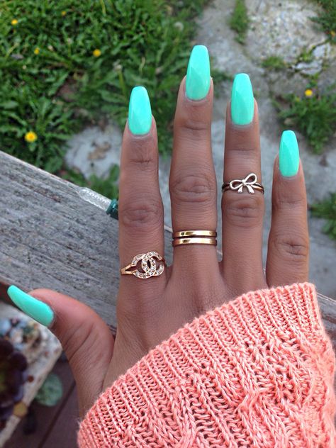 Blue-greenish nails Greenish Nails, Greenish Blue Nails, School Style, Greenish Blue, School Fashion, Blue Nails, Fingerless Gloves, Nail Ideas, Arm Warmers