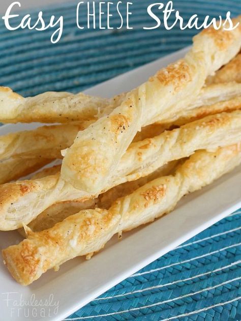 Easy Cheese Straws Recipe! Easy and tasty appetizer recipe for cheese straws. Only a few ingredients needed! Jus Roll Pastry Recipes, Friendsgiving Recipes Appetizers, Puff Pastry Cheese, Pilsbury Recipes, Cheese Straws Recipe, No Cook Appetizers, Pillsbury Recipes, Cheese Straws, Bread Sticks