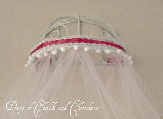 Diy Bed Crown, Make A Bed, Bed Crown Canopy, Canopy Bed Diy, Cat Bedroom, Bed Crown, Fun Costumes, Moroccan Bedroom, Diy Crown