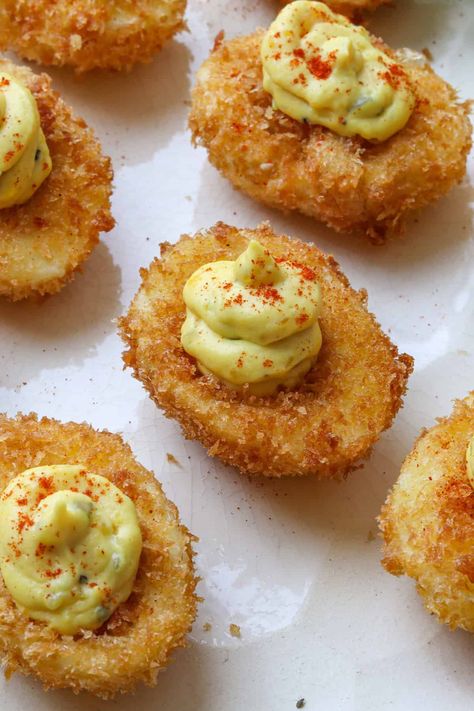 Deep-Fried Deviled Eggs Recipe Fried Chicken Deviled Eggs, Fried Deviled Eggs Air Fryer, Deep Fried Boiled Eggs, Deep Fried Eggs, Fried Deviled Eggs Recipe, Deep Fried Deviled Eggs, Deep Fried Egg, Sweet Potato Tater Tots, Healthy Deviled Eggs