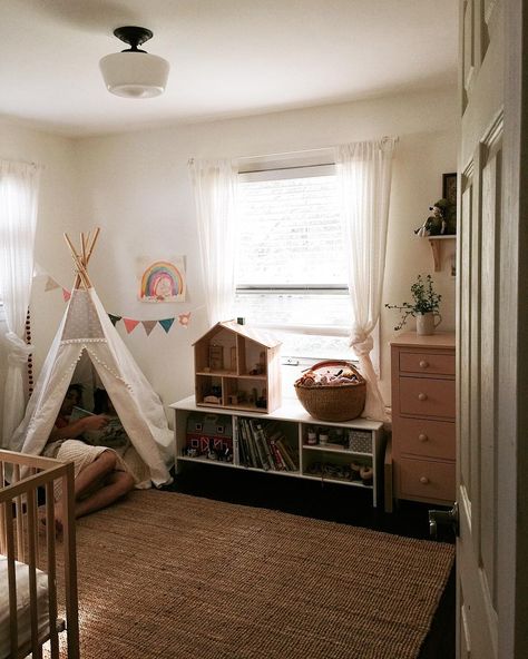 Tent Bedroom, Toy Storage Nursery, Babies Rooms, Nursery Design Girl, Baby Tent, Baby Nursery Design, Elegant Nursery, Baby Nursery Inspiration, Nursery Style