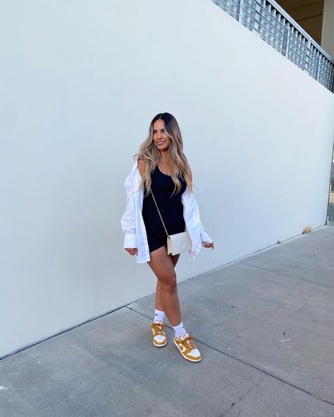 Sporty Romper Outfit, Athleisure Romper Outfit, Romper And Dunks Outfit, Bodycon Romper Outfit With Sneakers, Black Active Romper Outfit, Errand Outfit, Postpartum Outfits, Disney Trip Outfits, Outfit Oversize