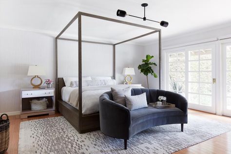 Bedroom Sitting Area Ideas, Sitting Area Ideas, Black Canopy Bed, Bedroom Sitting Area, White Chaise, Wood Canopy Bed, Bedroom Sitting, Bedroom Seating Area, Bookshelves In Bedroom