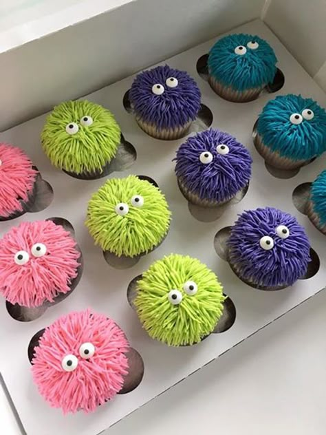 Halloween Cupcake Cake, Birthday Party Candy Bar, Scary Cakes, Funny Cupcakes, Character Cupcakes, Cupcake Decorating Ideas, Monster Cupcakes, Monster Cake, Halloween Food Treats