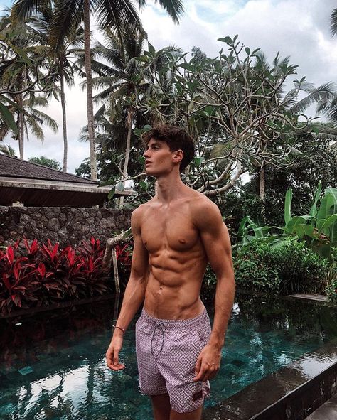 Made it to the Jungle🌴🙌 . What type of vacation do you prefer? Luxury or Adventure Trip?💰vs 🧗🏻‍♂️ . Arrived to Bali today and was blown… Moritz Hau, Adventure Trip, Shirtless Men, What Type, Build Muscle, Fitness Inspiration, Mens Fitness, Made It, Adventure Travel