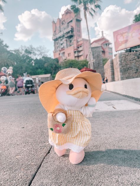 Disney Plushies Aesthetic, Disney Nuimos Accessories, Disney Aesthetic Pfp, Disney Preppy, Nuimos Disney, Disney Nuimos, Disney Stuffed Animals, Disney Lifestyle, Disney Photo Ideas