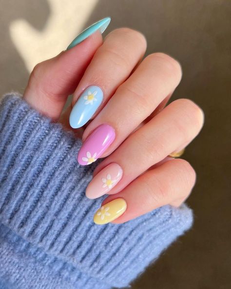 Spring Nail Polish Colors, Spring Break Nails, Simple Spring Nails, Broken Nails, Colorful Nails, Cute Summer Nails, Spring Nail Art, Easter Nails, Pastel Nails