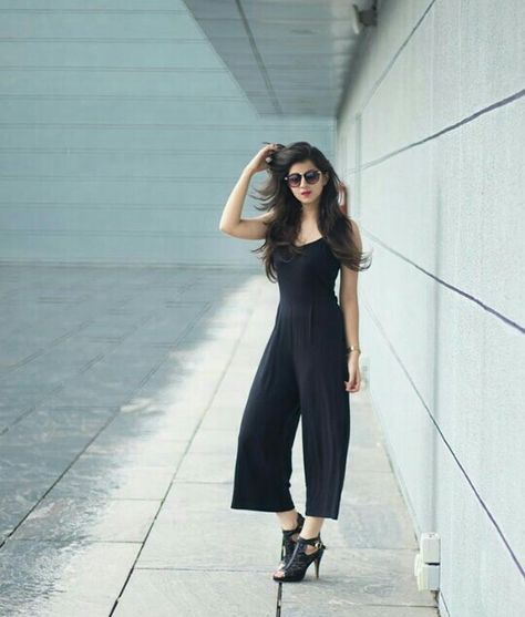 Pose In Jumpsuit, Jumpsuit Poses Instagram, Jumpsuit Poses, Shaurya Sanadhya, Office Wears, Fancy Jumpsuit, Photo Styles, Anchor Dress, Unique Wardrobe