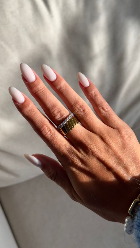 Nails | milky white | manicure | nail inspo | gel nails Fani Bani Nail, Letnji Nokti, Milky Almond Nails, Milky White Manicure, Milky White Nails Acrylic, Milky White Almond Nails, Nail Inspo Gel, Nails Milky White, Nails Milky