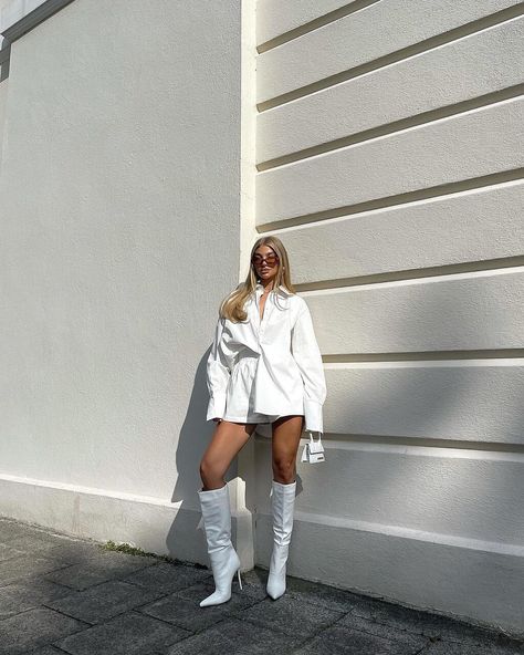 Image about jess hunt in a e s : m i n e by Kiss Me Like You Love Me Jess Hunt Outfit, White Button Up Outfit, Button Up Outfit, Jess Hunt, Modeling Outfits, Outfit Boots, White Shirts Women, Estilo Preppy, White Button Down Shirt