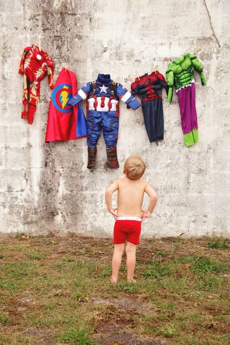 Marvel Birthday Photoshoot, Superhero Mini Session, Hulk Photo Shoot Ideas, Superhero Birthday Photoshoot, Interesting Photoshoot Ideas At Home, 5th Birthday Photoshoot Boy, 5 Year Photoshoot Ideas, 5 Year Photoshoot, Spiderman Photoshoot Kids