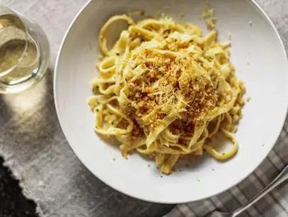 Fettucine with Anchovy Butter Recipe | Bobby Flay | Food Network Alfredo For One, Anchovy Butter, Pasta Board, Fettuccine Alfredo Recipes, Italian Sauce, Dinner For One, Alfredo Recipe, Pasta Sauces, Bobby Flay