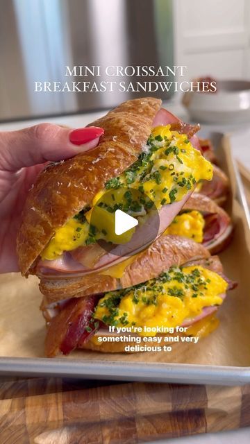 Nicole Keshishian Modic | KALEJUNKIE® on Instagram: "@kalejunkie BEST EVER MINI CROISSANT BREAKFAST SANDWICHES! If you are looking for something easy and very delicious to serve on Mother’s Day or for your weekly meal preps, THIS is what you need to make! Each mini croissant is filled with soft scrambled eggs and my personal favorite fillings—cheddar cheese, turkey, ham, bacon, and chives—but you can customize the fillings! If you are making these for your meal prep, simply wrap each one and FREEZE. When you are ready to enjoy in the morning, unwrap, let thaw, and pop in the oven at 350 for 5-6 minutes, or if you are short on time, place a paper towel around the sandwich and microwave for 1-2 minutes. They are SOOOOO YUMMY! ⁣ ⁣ Comment ‘PAN’ or ‘LINK’ and I will DM you my most favorite non Croissant Sandwich Ideas, Breakfast Box Ideas, Egg Croissant Sandwich, Mini Croissant Sandwiches, Croissant Breakfast Sandwiches, Soft Scrambled Eggs, Croissant Breakfast Sandwich, Cheese Turkey, Mini Croissant