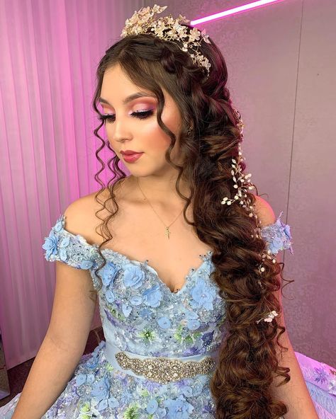 Braid Quince Hairstyles, Quinceanera Hairstyles Braids, Quinceanera Hairstyles Butterfly, Quince Braid Hairstyles, Long Hair Quinceanera Hairstyles, Quince Hairstyles With Flowers, Quinceanera Hairstyles With Flowers, 15 Hairstyles With Crown, Sweet 16 Hairstyles With Tiara