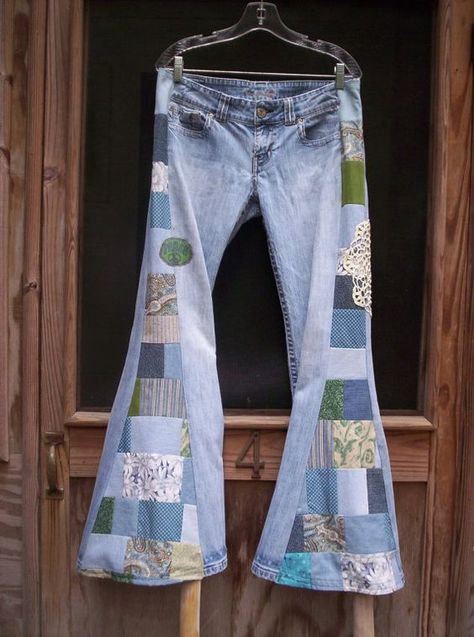 1000+ images about Clothes on Pinterest | Bell Bottom Jeans ... Diy Jean Shorts, Jean Diy, Plus Size Hippie, Hippie Jeans, Jeans Patchwork, Moda Hippie, Patchwork Clothes, Diy Jeans, Moda Denim