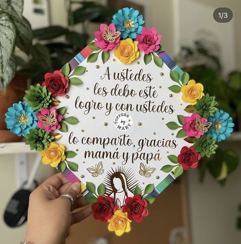 Grad Cap Ideas First Generation, Immigrant Cap Decoration, First Gen Grad Cap, Graduation Cap Floral, Grad Caps Spanish, Grad Cap Ideas Hispanic, Hispanic Cap Graduation, Spanish Grad Cap Ideas, Grad Cap Ideas Spanish