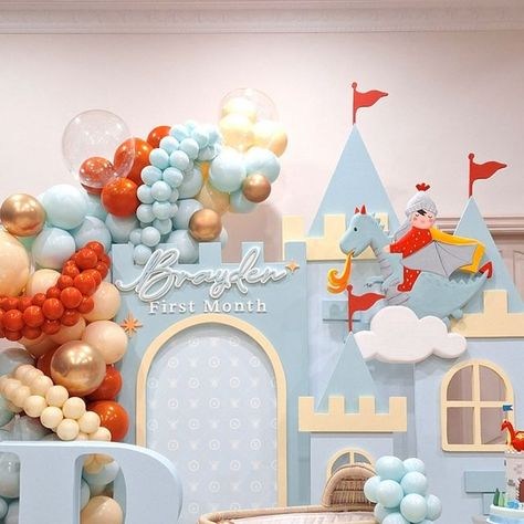 Graduation Balloon Gift, Baby Boy Backdrop, Prince Birthday Theme, Castle Backdrop, Medieval Party, Prince Birthday, Boy Birthday Party Themes, African Princess, Graduation Balloons