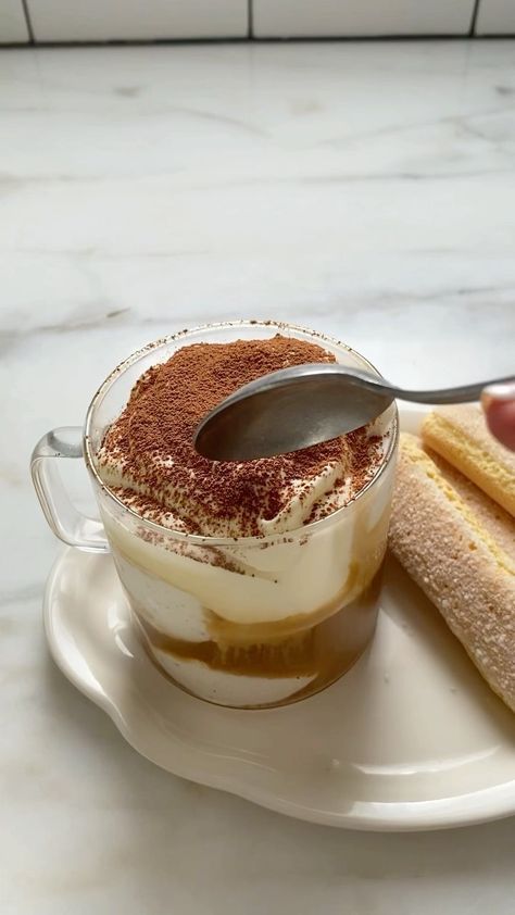 Tiramisu Ice Cream Recipe, Coffee Barista Art, Tiramisu Ice Cream, Summer Drink Ideas, Barista Art, Affogato Recipe, Affogato Coffee, Homemade Tiramisu, Cocktail Videos