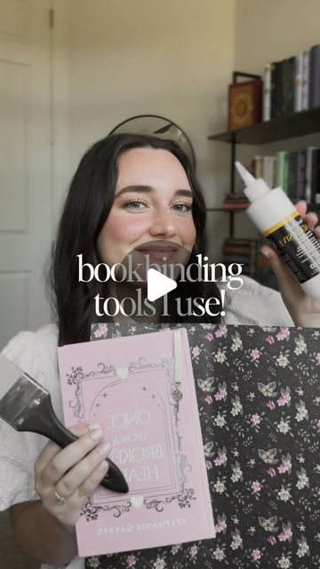 Sydney on Instagram: "Bookbinding supplies ✂️📖 Whether you’re new to bookbinding or already hooked on the hobby, hopefully this is helpful to see what I use every day to rebind my books! I also have a whole list of tools in my bio, with links to where you can buy everything 🤍" Book Cover Aesthetic Ideas, How To Rebind A Book, Rebinding Books Diy, Rebinding Books, Book Binding Ideas, Book Rebinding, Bookbinding Supplies, Bookbinding Ideas, Bookbinding Tools