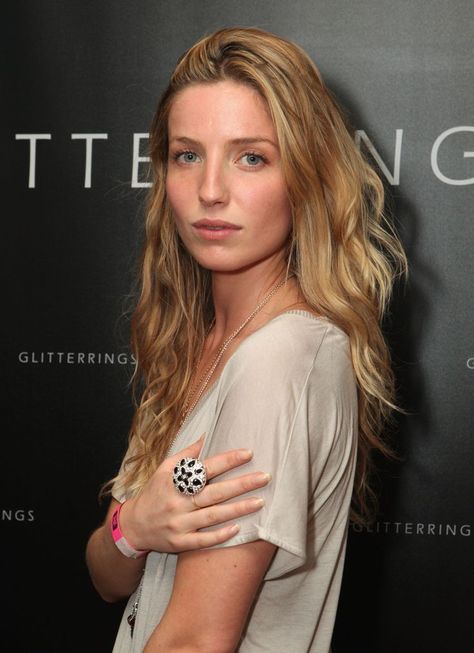 Annabelle Wallis Annabelle Wallis Peaky Blinders, Anabelle Wallis, Spring Celebrities, Mummy Photos, Annabelle Wallis, Lily Cole, Vogue Photo, London Film Festival, Jane Seymour