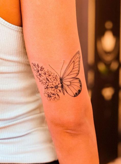 Rose And Butterfly Tattoo, Butterfly With Flowers Tattoo, Butterfly Tattoos On Arm, Hipster Tattoo, Unique Butterfly Tattoos, Flower Wrist Tattoos, Boho Tattoos, Butterfly Tattoo Designs, Sleeve Tattoos For Women