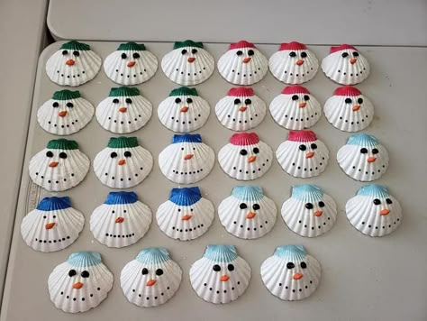 Elderly Crafts, Seashell Christmas Ornaments, Seashell Christmas, Shell Ideas, Seashell Projects, Nautical Christmas, Seashell Painting, Shell Crafts Diy, Snowman Christmas Ornaments