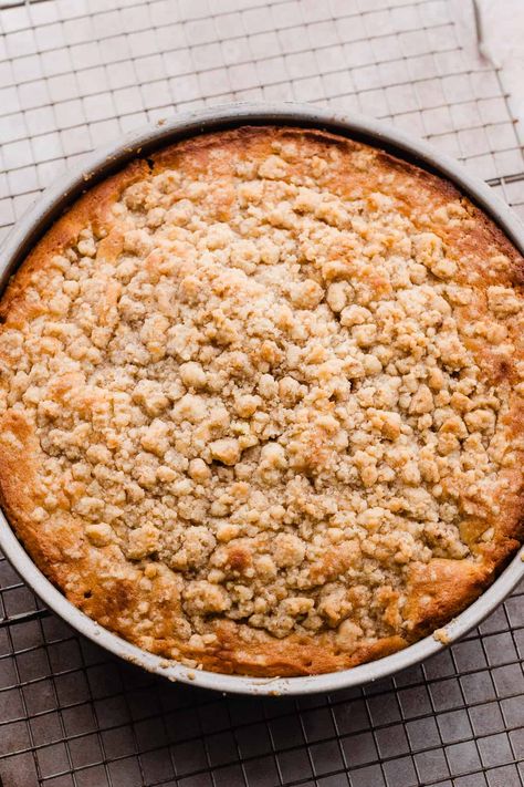 Rhubarb Upside Down Cake has a luscious layer of juicy rhubarb on top, a fluffy, moist layer of vanilla cake in the middle, and a surprise crumb layer on bottom for a hint of crunch. This is the perfect way to celebrate rhubarb season! Upside Down Rhubarb Cake, Rhubarb Upside Down Cake, Apple Rhubarb, Rhubarb Juice, Rhubarb Cake, Crumb Topping, Upside Down Cake, Summer Entertaining, Cake Batter