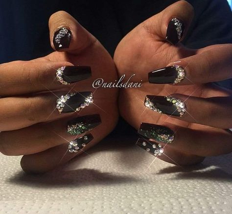 Black Sparkly Nails With Rhinestones, Black Swarovski Nails, Black Nail Designs With Gems, Black Acrylic Nails With Gems, Black Nails With Gems Rhinestones, Black Nails With Diamonds Rhinestones, Black Nails With Jewels, Black Nails With Diamonds, Black Nail Designs With Rhinestones