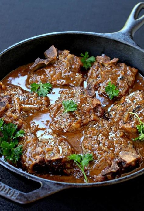 Try these Beer Braised Lamb Chops for dinner tonight! Slow braised chops, simmered in broth, cream and beer. This is going to be your new favorite way to make lamb! Dutch Oven Lamb Chops, Braised Lamb Chops, Beer Gravy, Lamb Recipes Oven, Braising Recipes, Family Meal Planning Healthy, Lamb Loin Chops, Lamb Dinner, Greek Dinners