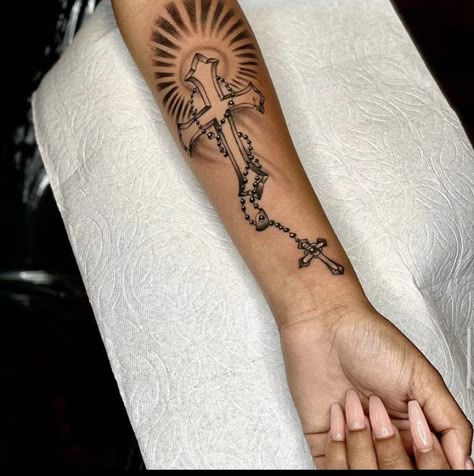 Tattoo With Cross For Women, Christus Tattoo, Maching Tattoos, Earthy Tattoos, Cross Tattoos For Women, Hand And Finger Tattoos, Cute Hand Tattoos, Pretty Hand Tattoos, Cross Tattoos