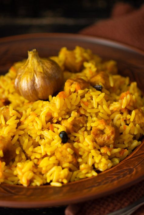 Vegan plov (Rice pilaf) - Slavic Vegan #vegan #vegetarian #plov #pilaf #rice #tvp #russian #ukrainian Plov Recipe, Pilaf Rice, Vegan Rice, Vegetarian Diet Plan, Rice Pilaf, European Food, Russian Recipes, Tikka Masala, Samosa