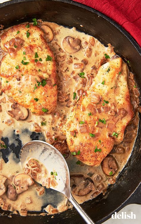 This meal is the perfect combo for a weeknight meal: perfectly light but still hearty. Get the recipe at Delish.com. #easy #chicken #scallopini #sauce #mushrooms #recipes #lemon #best #creamy Scallopini Recipes, Chicken Scallopini, Caper Sauce, Perfect Roast Chicken, Creamy Lemon Chicken, Diner Recept, Chicken Piccata, Chicken Dinners, Trending Recipes