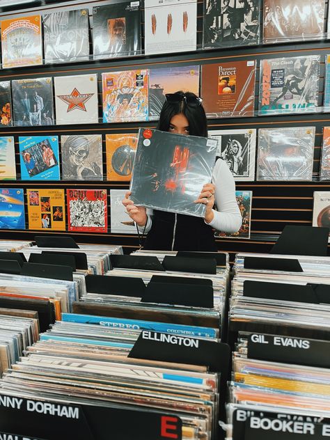 Music Shop Photoshoot, Record Store Instagram Pictures, Record Store Photos, Vinyl Shop Aesthetic, Record Shop Photoshoot, Vinyl Photoshoot, Record Store Photoshoot, Fall Astethic, Vinyl Shopping