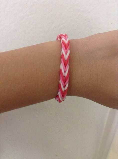 Cute Loom Band Bracelet Ideas, Preppy Loom Bands, Loon Bands Bracelets, Preppy Rainbow Loom Bracelets, Preppy Loom Bracelets, Preppy Rainbow Loom Bracelets Ideas, Fishtail Loom Bracelet Ideas, Loom Band Bracelet Ideas, Loomband Bracelet Ideas