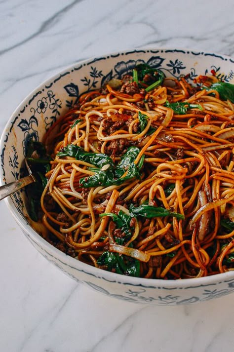 15-Minute Lazy Noodles, by thewoksoflife.com Lazy Noodles, Woks Of Life, The Woks Of Life, Noodles Recipe, Woks, Noodle Dishes, Noodle Recipes, Asian Cooking, Asian Dishes