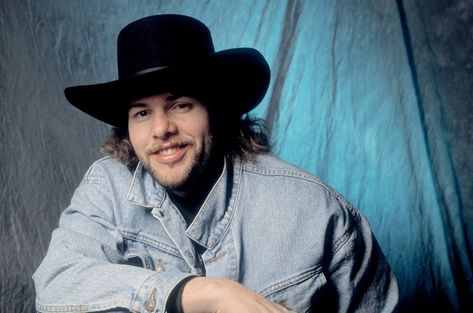 Chart Rewind: In 1994, Toby Keith Was the ‘Man’ at No. 1 on Hot Country Songs Hot Country Songs, Toby Keith, Music Week, Latin Music, Hottest 100, Country Songs, Singer Songwriter, No 1, The Man